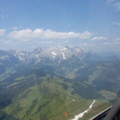 Flugwegposition um 13:37:06: Aufgenommen in der Nähe von Gemeinde Taxenbach, Taxenbach, Österreich in 2415 Meter